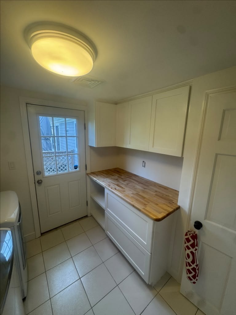 Laundry Room Storage & Countertop Suite